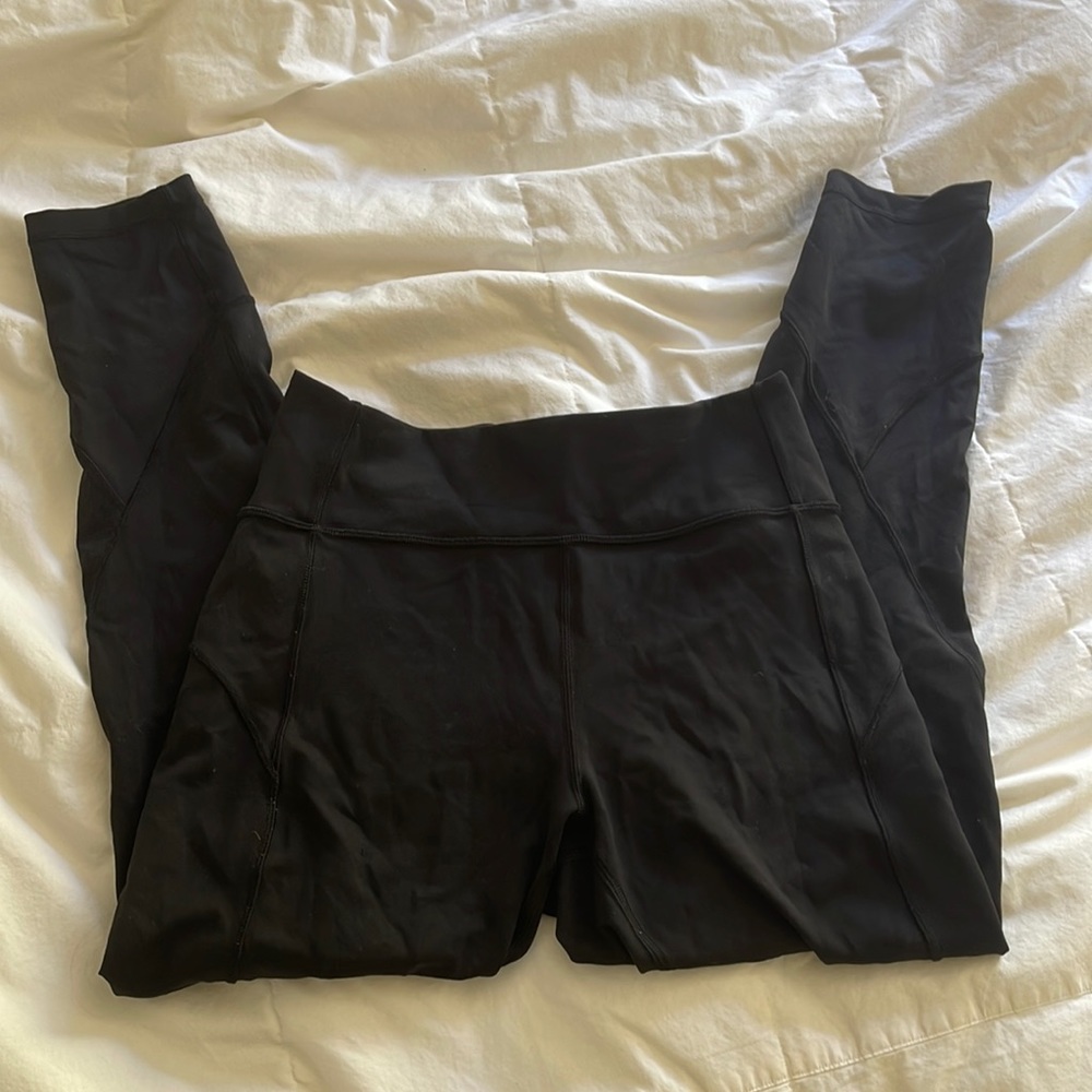 Black lululemon 7/8 leggings. Size 8. In great condition. No pilling!!